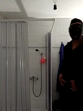 Snapshot of dennygladiator chatting on March 11, 11:59 pm dennygladiator online show from March 11, 11:59 pm