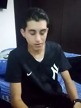 Latinos 2001 online show from January 17, 12:21 pm