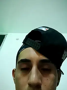 Latinos 2001 online show from January 23, 8:24 pm