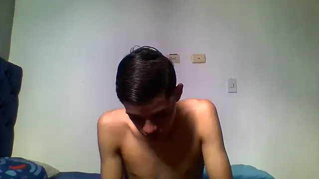 Latinos 2001 online show from June 6, 2:55 pm