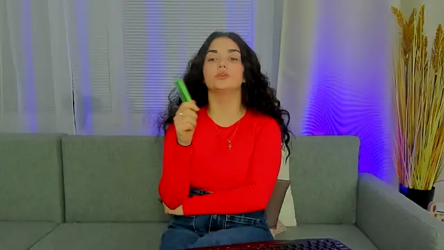 Snapshot of AmeliaLoveee chatting on January 17, 5:51 pm AmeliaLoveee online show from January 17, 5:51 pm