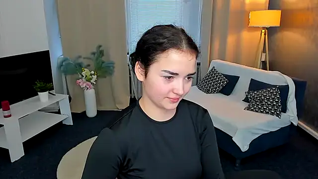 Snapshot of AmeliaLoveee chatting on January 18, 2:33 pm AmeliaLoveee online show from January 18, 2:33 pm