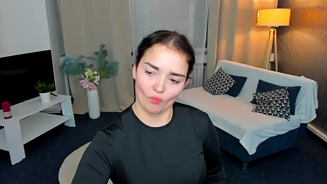 Snapshot of AmeliaLoveee chatting on January 18, 5:37 pm AmeliaLoveee online show from January 18, 5:37 pm