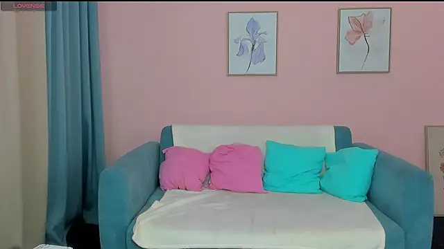 Snapshot of AmeliaLoveee chatting on January 25, 2:25 pm AmeliaLoveee online show from January 25, 2:25 pm