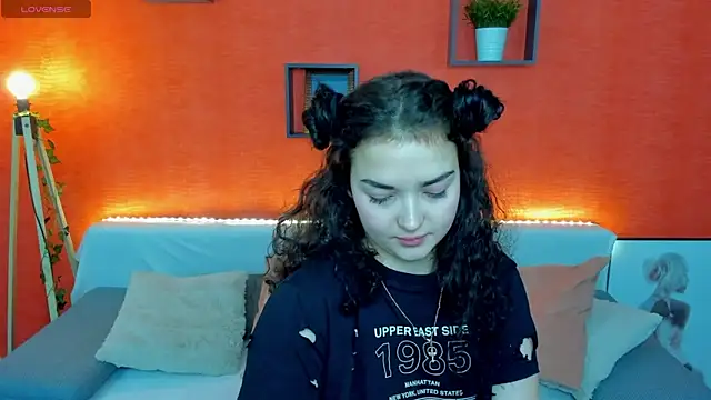 Snapshot of AmeliaLoveee chatting on January 29, 5:45 pm AmeliaLoveee online show from January 29, 5:45 pm