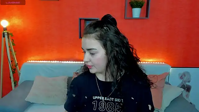 Snapshot of AmeliaLoveee chatting on January 29, 8:46 pm AmeliaLoveee online show from January 29, 8:46 pm