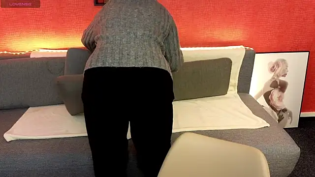 Snapshot of AmeliaLoveee chatting on January 31, 8:43 pm AmeliaLoveee online show from January 31, 8:43 pm