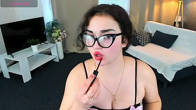 Snapshot of AmeliaLoveee chatting on February 1, 10:37 am AmeliaLoveee online show from February 1, 10:37 am