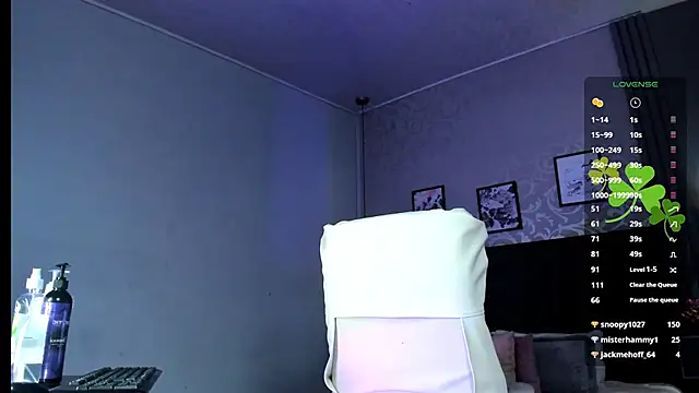 AtheneaRusell online show from March 18, 11:42 pm