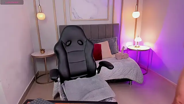 AtheneaRusell online show from November 11, 11:43 am