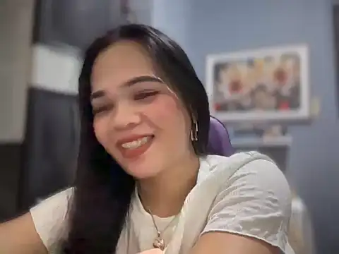 SophiaCourthaway online show from April 12, 10:15 pm