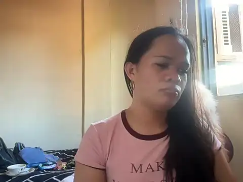 SophiaCourthaway online show from June 15, 10:45 pm