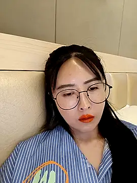 Snapshot of lilandi0521 chatting on March 21, 5:21 am lilandi0521 online show from March 21, 5:21 am