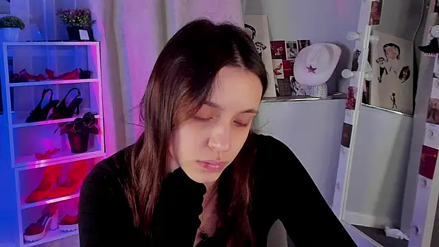 Sahara Shields online show from November 10, 10:14 am