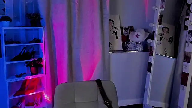 Sahara Shields online show from November 15, 10:12 am