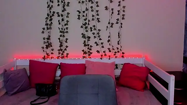 Sahara Shields online show from February 26, 9:19 am