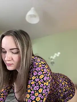 Snapshot of Kiss_My_Body chatting on February 14, 5:25 pm Kiss My Body online show from February 14, 5:25 pm