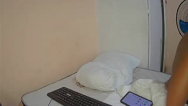 Snapshot of BigBootyStudent chatting on January 26, 2:03 am BigBootyStudent online show from January 26, 2:03 am