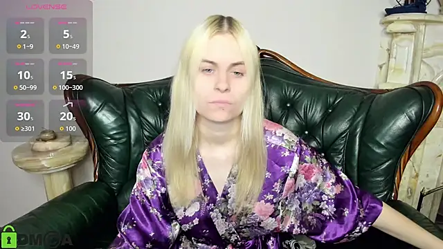 HillEva online show from November 8, 8:29 pm