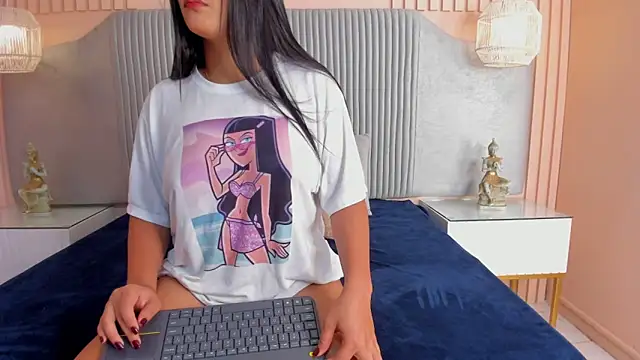 Snapshot of janna_lopez_ chatting on February 6, 10:15 am janna lopez online show from February 6, 10:15 am