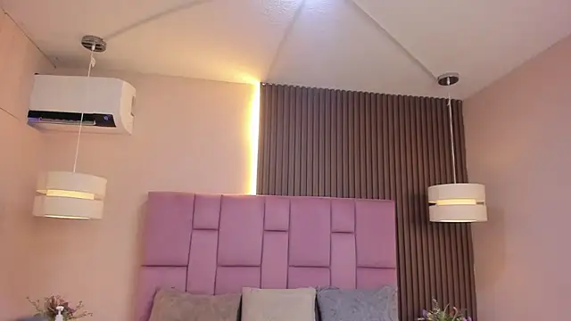 Snapshot of janna_lopez_ chatting on November 23, 6:24 am janna lopez online show from November 23, 6:24 am