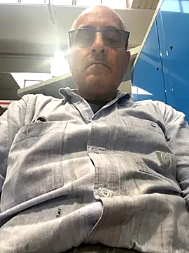 Snapshot of sempreilmio2 chatting on October 2, 10:33 am sempreilmio2 online show from October 2, 10:33 am