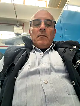 Snapshot of sempreilmio2 chatting on October 8, 10:35 am sempreilmio2 online show from October 8, 10:35 am