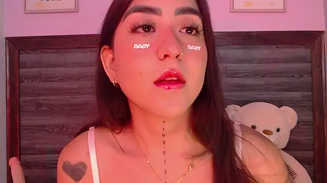 AdaaMillan online show from February 4, 8:03 pm