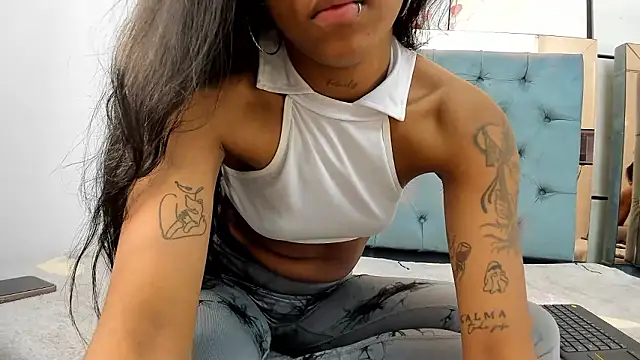 Snapshot of pocahontas_pow chatting on February 11, 11:15 am pocahontas pow online show from February 11, 11:15 am