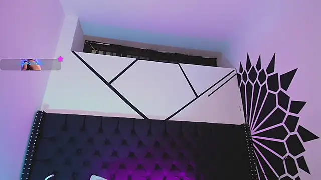 EthaanCox online show from October 2, 7:26 am