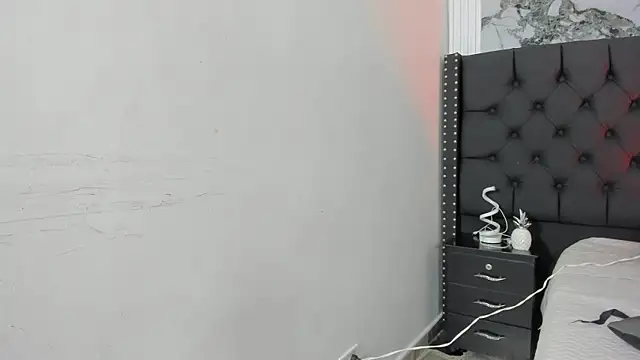 EthaanCox online show from March 28, 8:52 pm