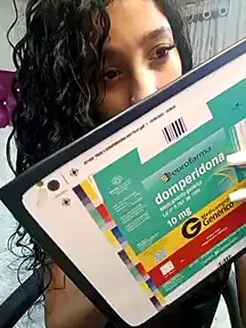 Snapshot of Shelley-Hack chatting on February 12, 12:55 pm Shelley-Hack online show from February 12, 12:55 pm