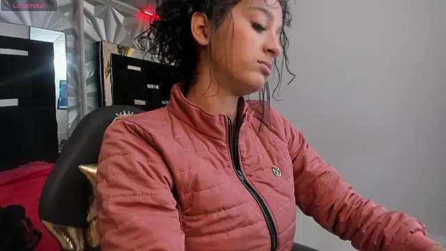 Snapshot of Shelley-Hack chatting on February 27, 1:17 pm Shelley-Hack online show from February 27, 1:17 pm