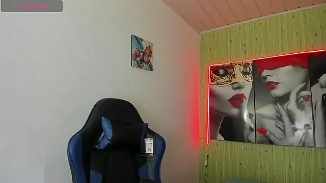 Snapshot of Miss_sparkle00 chatting on February 25, 7:45 pm Miss sparkle00 online show from February 25, 7:45 pm