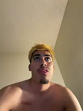 Snapshot of Daddywick chatting on March 20, 1:54 am Daddywick online show from March 20, 1:54 am