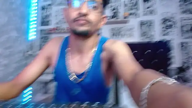 Snapshot of Flecho0 chatting on January 17, 12:20 am Flecho0 online show from January 17, 12:20 am