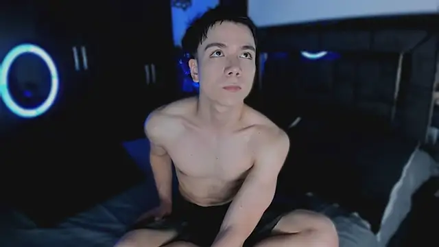 alanblack1 online show from April 2, 1:53 pm