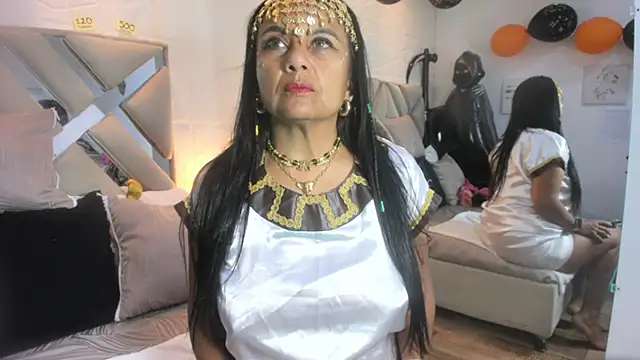 raquell moore online show from October 31, 11:55 am