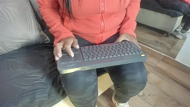 raquell moore online show from February 9, 12:53 pm