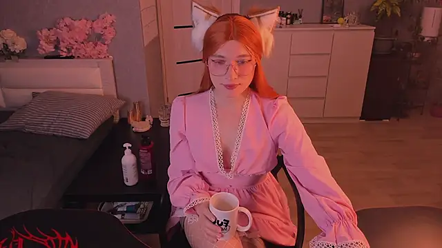 foxy jpg online show from March 1, 9:06 pm