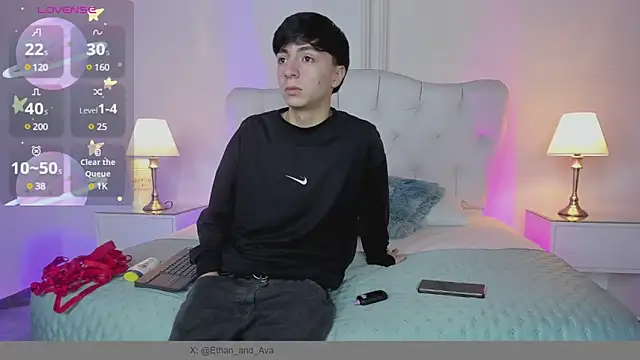 ethan and ava online show from March 18, 1:53 pm