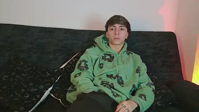 Snapshot of ethan_and_ava chatting on March 6, 2:19 am ethan and ava online show from March 6, 2:19 am