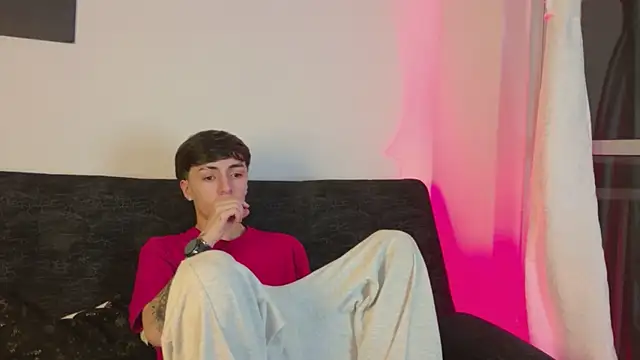 Snapshot of ethan_and_ava chatting on March 14, 2:28 am ethan and ava online show from March 14, 2:28 am