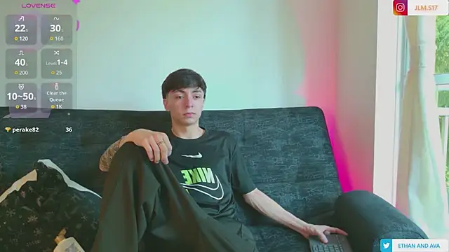 Snapshot of ethan_and_ava chatting on April 1, 1:41 pm ethan and ava online show from April 1, 1:41 pm