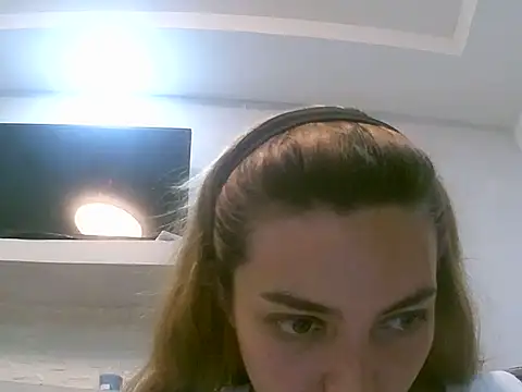 VittoriaTaylor online show from February 13, 1:34 am