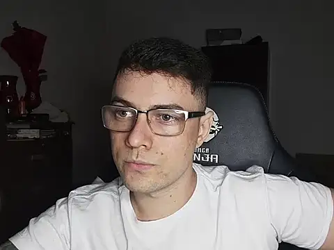 Dyllan   online show from October 20, 2:39 pm