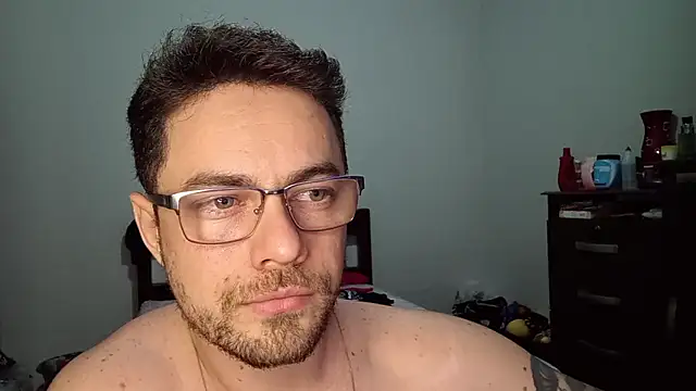 Dyllan   online show from June 18, 1:50 am