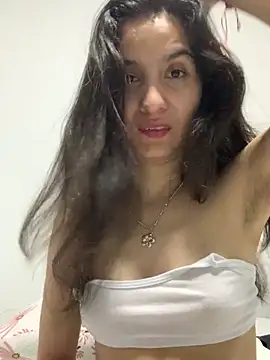 Bella still online show from October 16, 1:23 pm