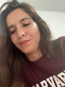 Bella still online show from April 19, 7:49 pm