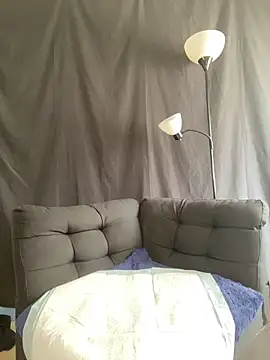 xoxoHotCoCo online show from April 9, 8:14 pm